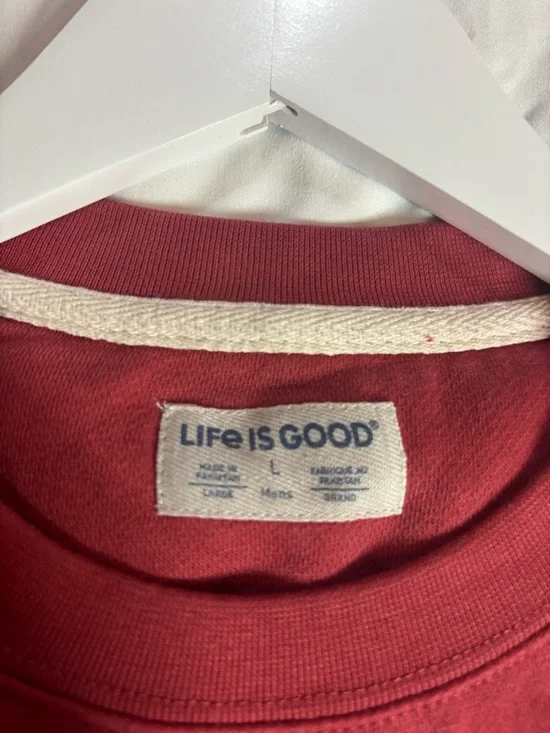 Life Is Good Men's Deep Red Flag Graphic Crew Sweatshirt, size L - Picture 5 of 6